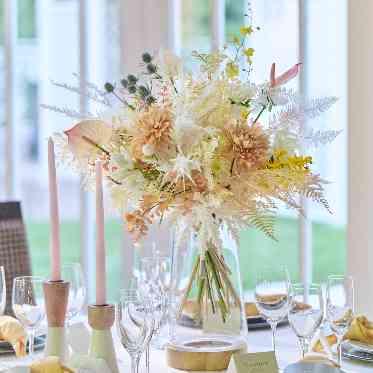 アートグレイス フォレスト迎賓館 ニュアンスカラーのコーディネイトもセンス良く映える