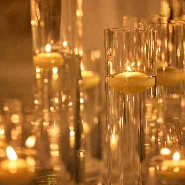 キャンドルを沢山飾って