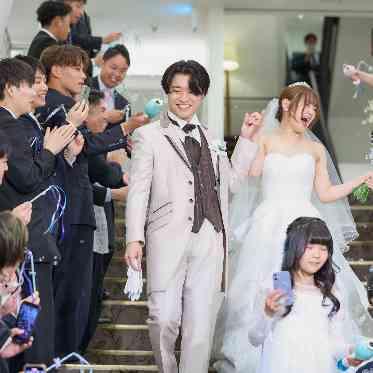 GRAN SUITE(グラン スイート)/FIVESTAR WEDDING 大階段でのセレモニーはリボンワンズとシャボン玉で