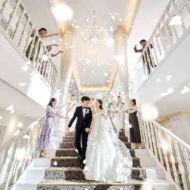 GRAN SUITE(グラン スイート)/FIVESTAR WEDDING 大階段でのフラワーシャワーが人気