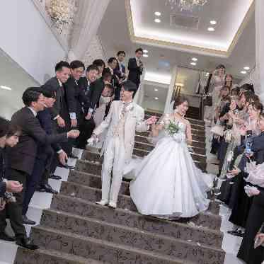 GRAN SUITE（グラン スイート）/FIVESTAR WEDDING 大階段でのフラワーシャワーが人気