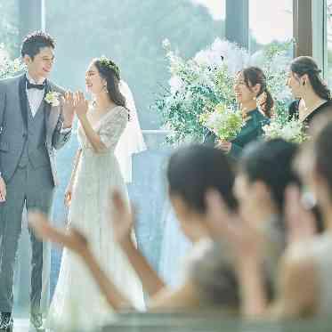 アートグレイス ウエディングコースト 東京ベイ 人前式ではゲスト参加型の結婚証明書のお披露目も笑顔溢れる演出