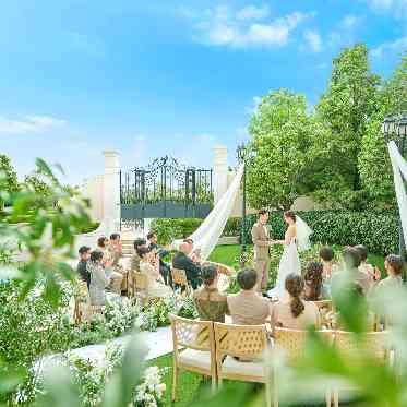 アートグレイス ウエディングコースト 東京ベイ 空と緑に囲まれたロケーションでのガーデン挙式