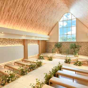SARA 天然の素材で作られた唯一無二のチャペル