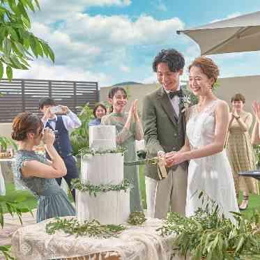 SARA ケーキ入刀などの演出も可能!