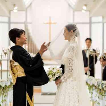 ロイヤルパークホテル(東京・日本橋) 両親からのベールダウンを皆様の前で