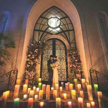 南青山ル・アンジェ教会 【ナイトウエディング】
冬季はイルミネーションも輝きロマンティックな空間に
