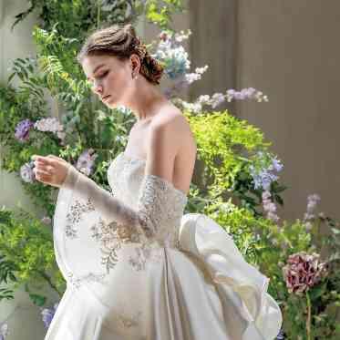 南青山ル・アンジェ教会 シーズントレンドを反映した新作も取り揃え【TAKAMI BRIDAL】