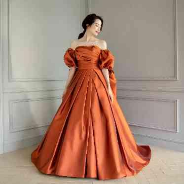 南青山ル・アンジェ教会 インポートドレスからオリジナルドレス、新作ドレスなど幅広くご用意