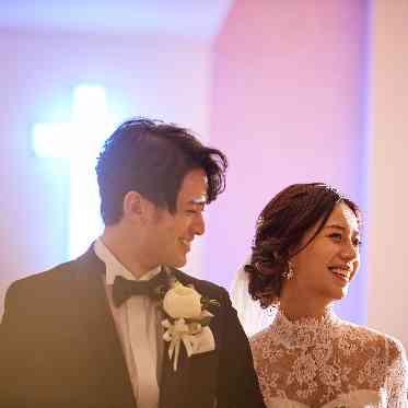 ホテルグランド東雲 幻想的なライトがより美しく二人を彩ります