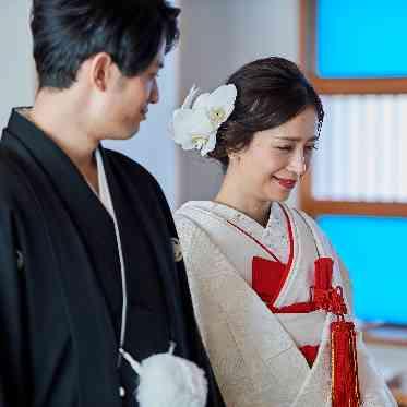 ホテルグランド東雲 外光が降り注ぐ明るいご神殿で古式ゆかしい日本の結婚式を