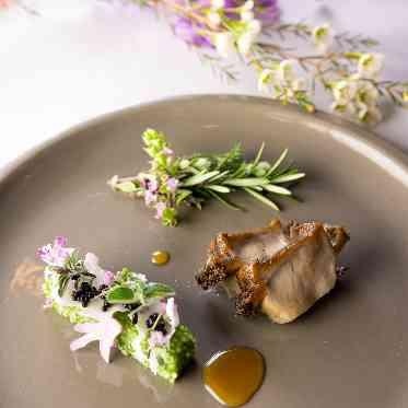 川原町倶楽部 ラ・ルーナ ピエーナ <エルフラットグループ> アワビとアオサの春仕立て