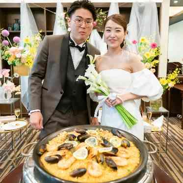 川原町倶楽部 ラ・ルーナ ピエーナ <エルフラットグループ> ウエディングケーキの代わりにパエリアを使った演出!