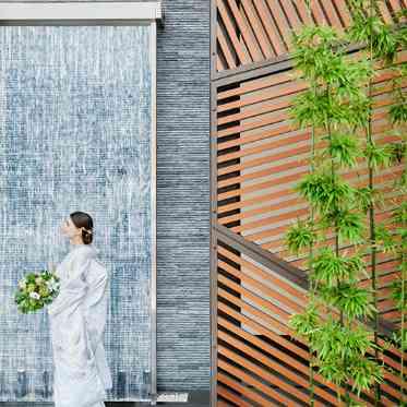 KOTOWA 京都 八坂(コトワ京都八坂) 滝の流れる正面玄関は写真スポットとしても大人気♩