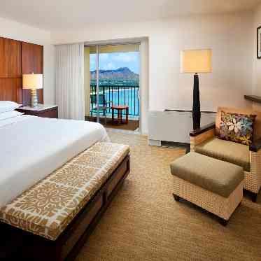 ザ・マカナチャペル/アールイズ・ウエディング ハワイらしさが隅々にまで感じられる客室は、快適で落ち着いた色調のインテリアで統一