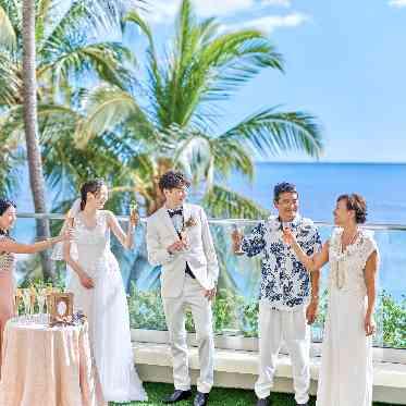 ザ・マカナチャペル/アールイズ・ウエディング ハワイらしい絶景に包まれた特等席で祝福の乾杯を