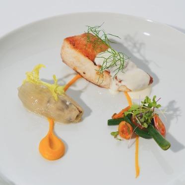 ザ・マカナチャペル/アールイズ・ウエディング コナ産カンパチ ハワイ産マッシュルームとカボチャのピューレと共に