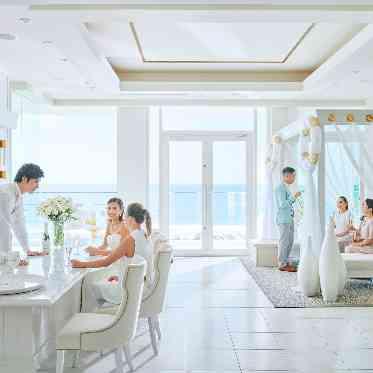 ホワイトアロウチャペル/アールイズ・ウエディング 特別な日にふさわしいのは、スペシャルな時間と空間