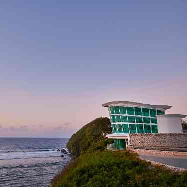 グアムでもっとも美しいサンセットが眺められる楽園