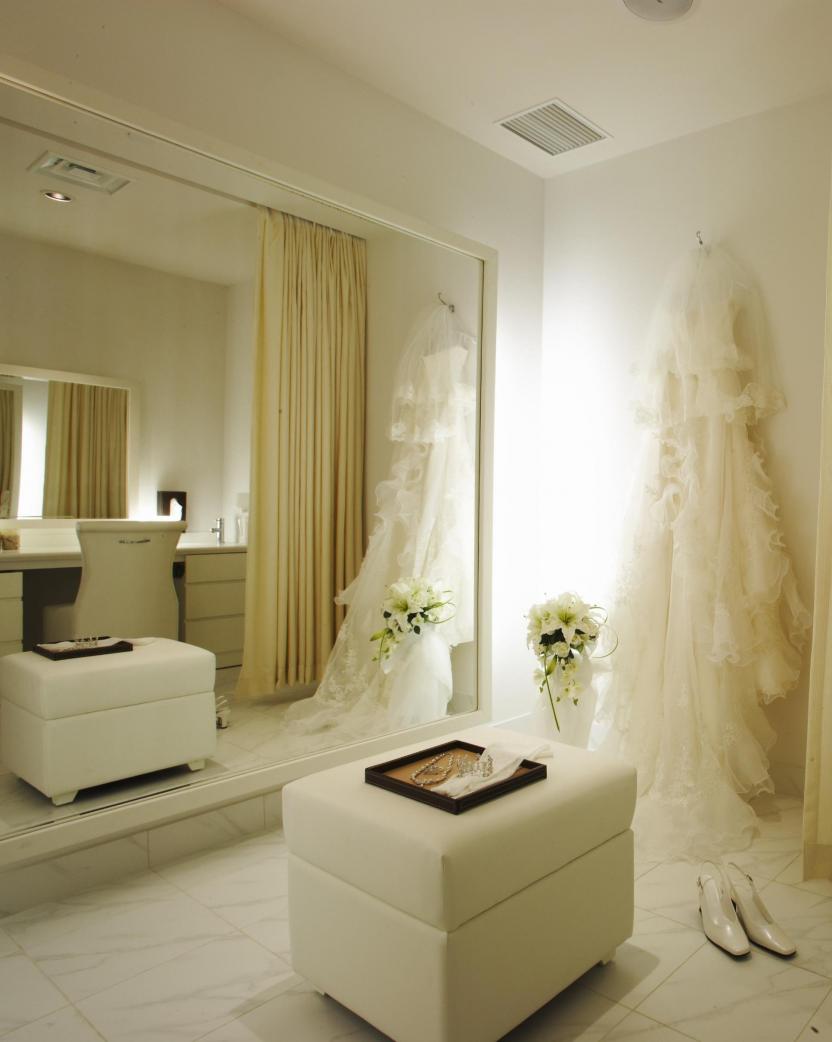 ホワイトアロウチャペル/アールイズ・ウエディング ロビー・控室