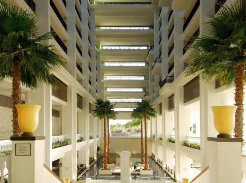 ホワイトアロウチャペル/アールイズ・ウエディング ロビー・控室