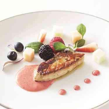 ホワイトアロウチャペル/アールイズ・ウエディング フォアグラのソテー ストロベリーのソース