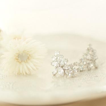 ホワイトアロウチャペル/アールイズ・ウエディング WITH A WHITE　イヤリング