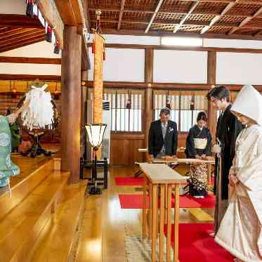 若宮の杜 迎賓館（名古屋観光ホテル） 修祓の儀で、参列者の身を清めます