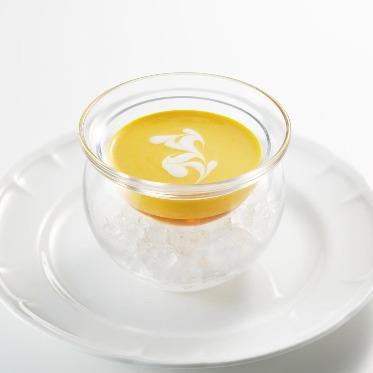 若宮の杜 迎賓館（名古屋観光ホテル） 完熟南瓜の冷製スープ2層仕立て