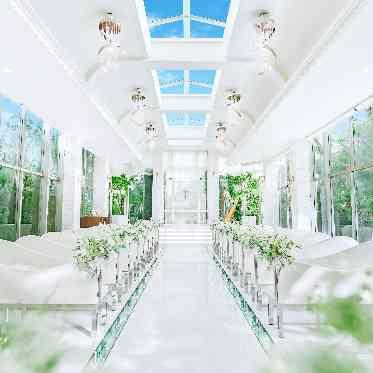 アルカンシエル南青山 自然光が降り注ぐチャペル