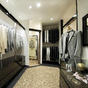 アルカンシエル南青山 新郎様のタキシードも豊富