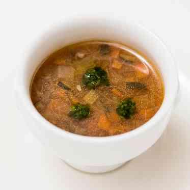 白の教会/アールイズ・ウエディング 県産野菜たっぷりのコンソメスープ ピストゥー風味