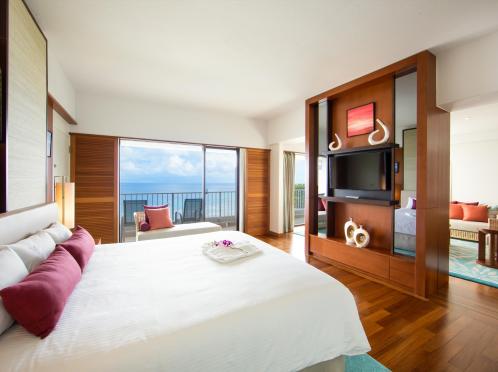 クリスタルチャペル/アールイズ・ウエディング ロビー・控室