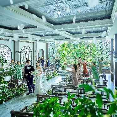 InStyle wedding KYOTO/テイクアンドギヴ・ニーズウェディング 挙式退場シーンも自然光差し込む空間に