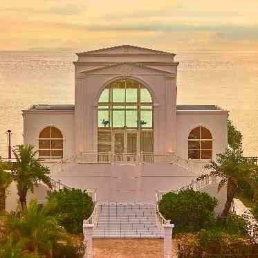 セントレジェンダOKINAWA(CENTLEGENDA OKINAWA) 夕日によってオレンジ色に染まる世界も魅力的