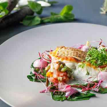 セントレジェンダOKINAWA(CENTLEGENDA OKINAWA) 旬魚の幽庵焼きはご高齢の方や若いゲストの方にもご好評いただいている一品