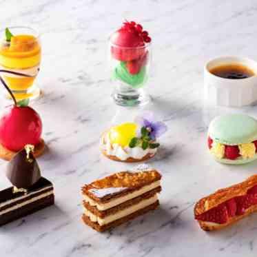 セントレジェンダOKINAWA(CENTLEGENDA OKINAWA) 各卓ごとにデザートをシェアするスタイルのデザートブッフェも人気