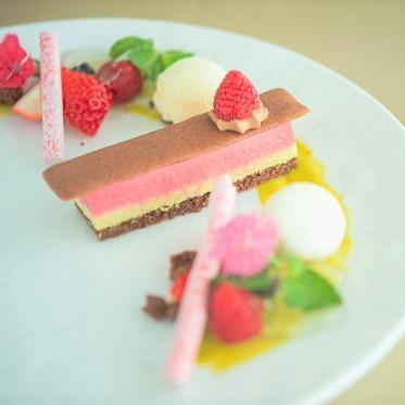 セントレジェンダOKINAWA(CENTLEGENDA OKINAWA) カラフルなデザートもご用意