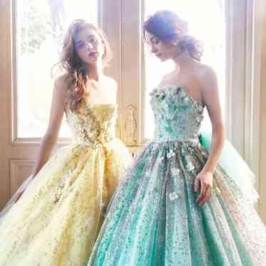 キラキラのあしらいでゴージャス感を演出