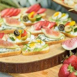 LOS ANGELES BALCONY(ロサンジェルス バルコニー) フィンガーフードやスムージーなどのウェルカムドリンクもご用意