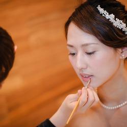 LOS ANGELES BALCONY(ロサンジェルス バルコニー) 衣装やブーケに合わせたメイクの提案をしてくれる