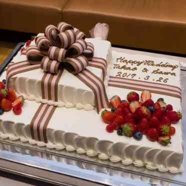 LOS ANGELES BALCONY(ロサンジェルス バルコニー) 専属パティシエがお二人の想いを
形にします。