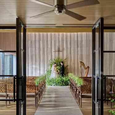 THE TENDER HOUSE(ザ　テンダーハウス) 自然素材と抜け感を意識したデザイナーズチャペルは日本中どこを探しても他にない空間