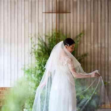 THE TENDER HOUSE(ザ テンダーハウス) 洗練された大人なデザインはウェディングドレスの写真撮影時も邪魔をしない