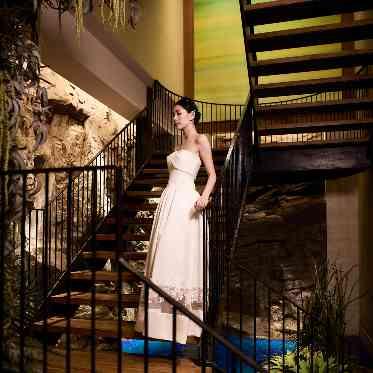 THE TENDER HOUSE(ザ　テンダーハウス) ステアケースフロアでのフォトが叶えられる