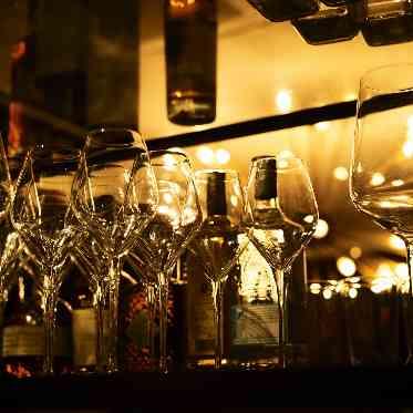 洗練された空間で過ごすゲストとの語らいの時間