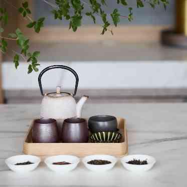 THE TENDER HOUSE(ザ　テンダーハウス) お打合せには特選の日本茶・和菓子をご提供