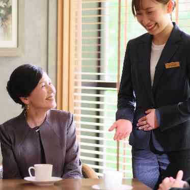 THE TENDER HOUSE(ザ テンダーハウス) 挙式当日は親御様コンシェルジュが親御様をサポートする安心サービスも