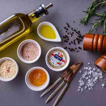 THE TENDER HOUSE(ザ テンダーハウス) パンを美味しく召し上がって頂けるアイテムをご用意。特に女性ゲストに大好評◎