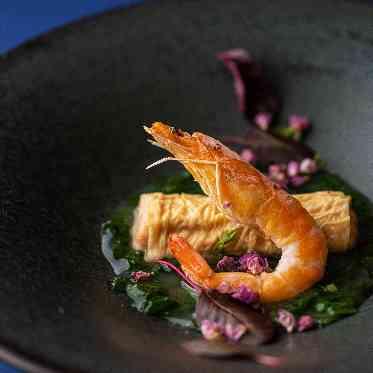 THE TENDER HOUSE(ザ テンダーハウス) 背中が曲がるまで一緒にいる。願いが込められたお祝いの海老料理